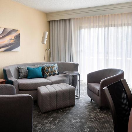 Courtyard By Marriott Denver Central Park Esterno foto