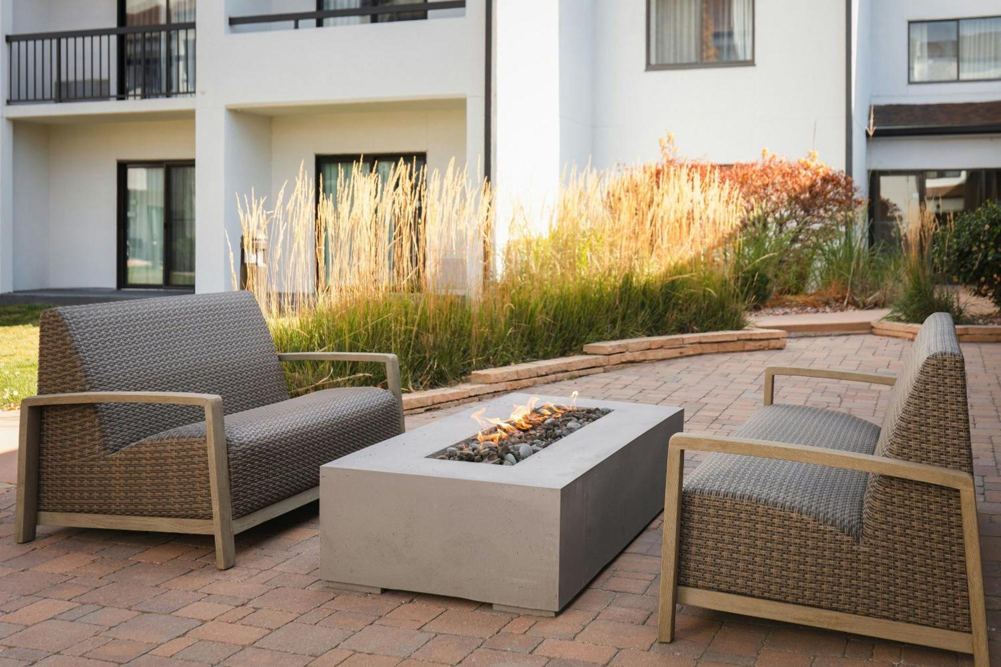 Courtyard By Marriott Denver Central Park Esterno foto