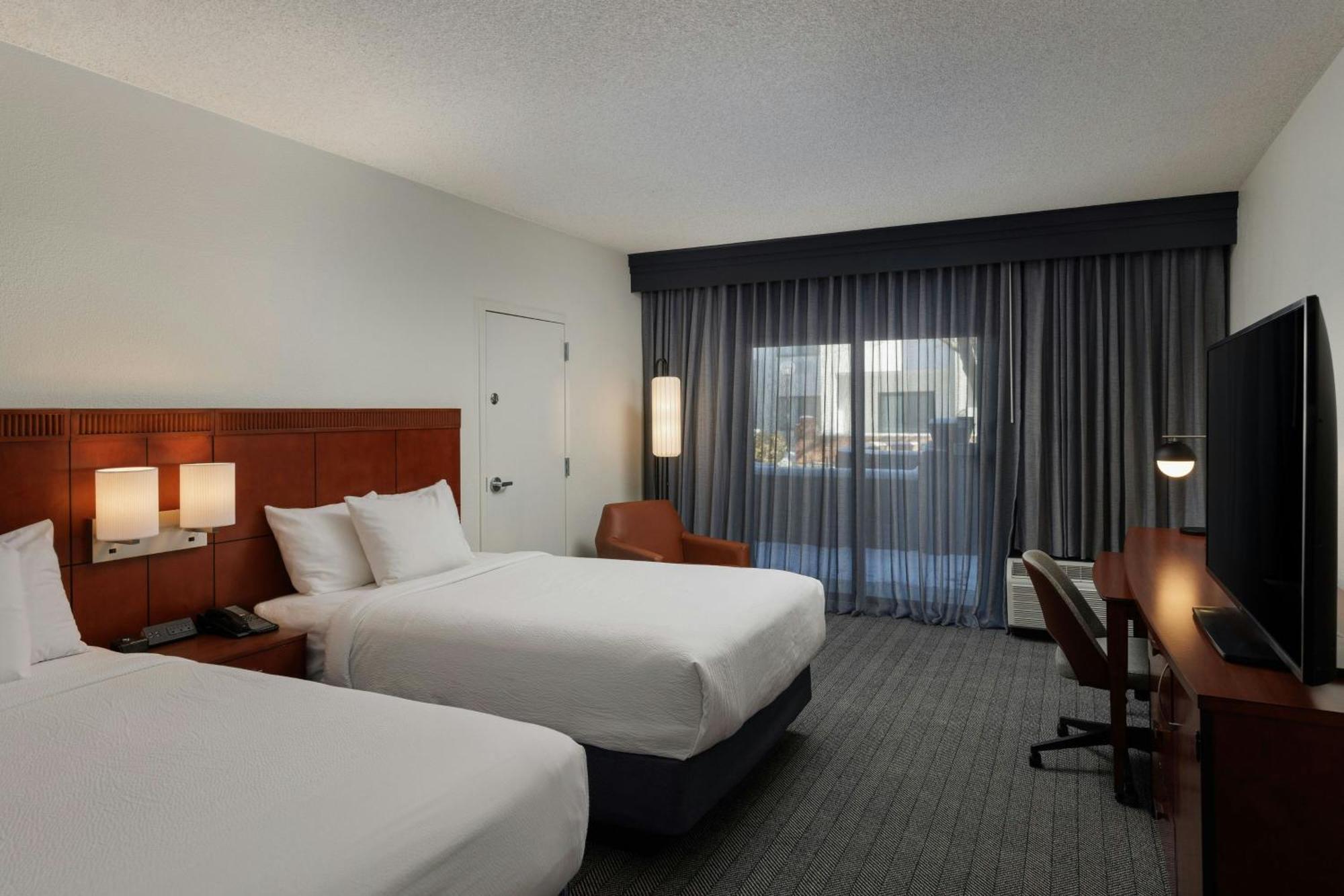 Courtyard By Marriott Denver Central Park Esterno foto