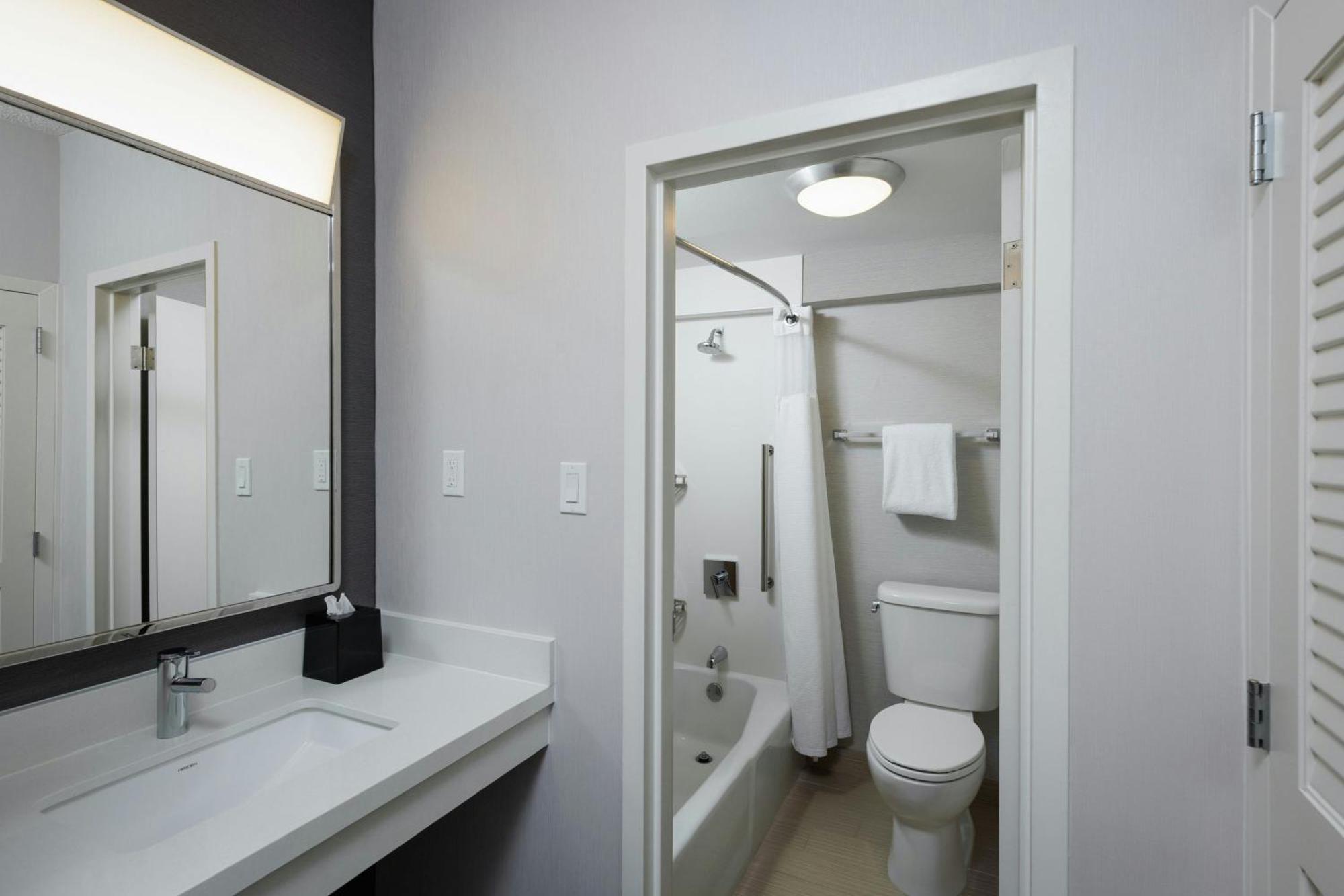 Courtyard By Marriott Denver Central Park Esterno foto