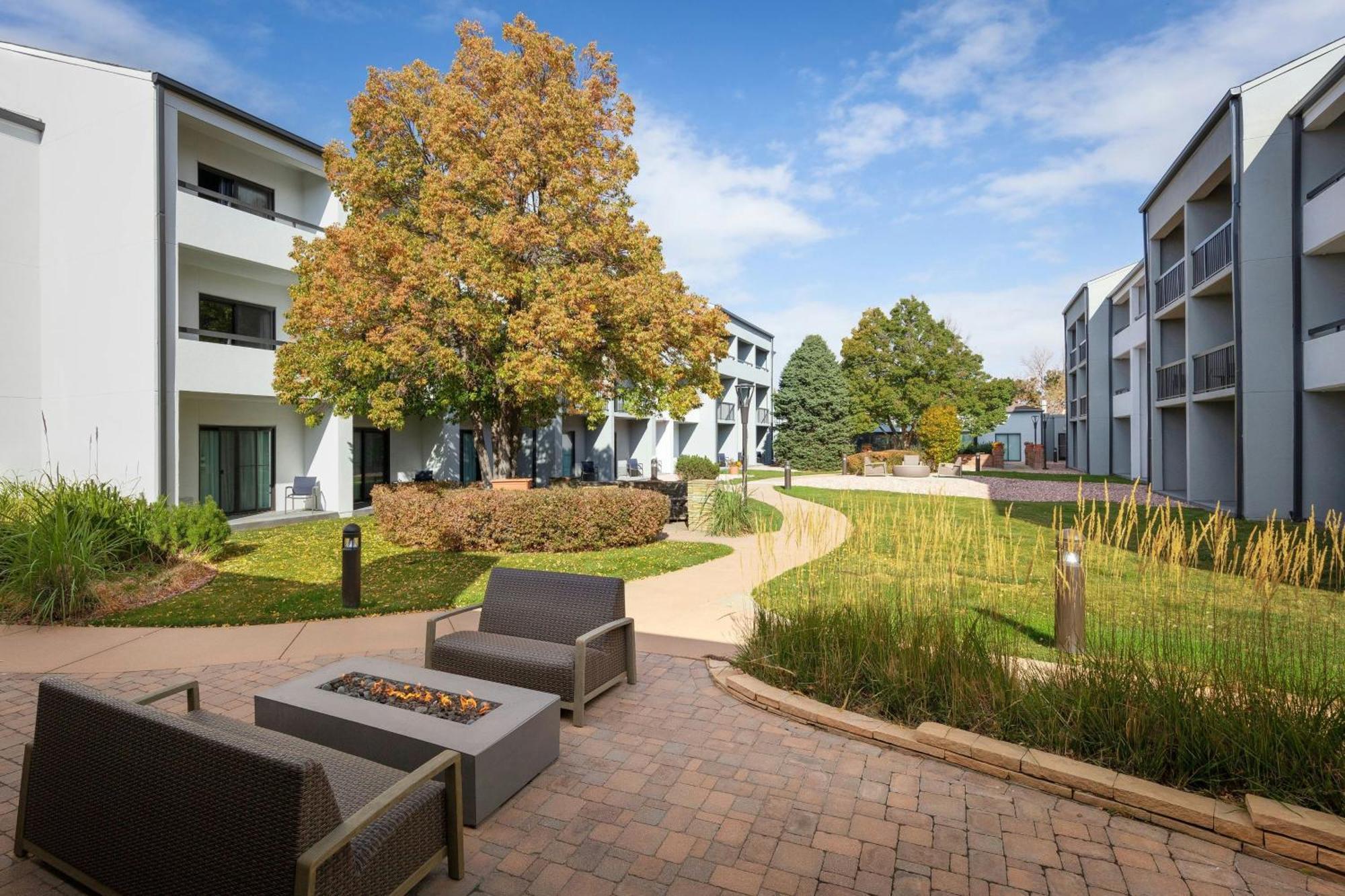 Courtyard By Marriott Denver Central Park Esterno foto