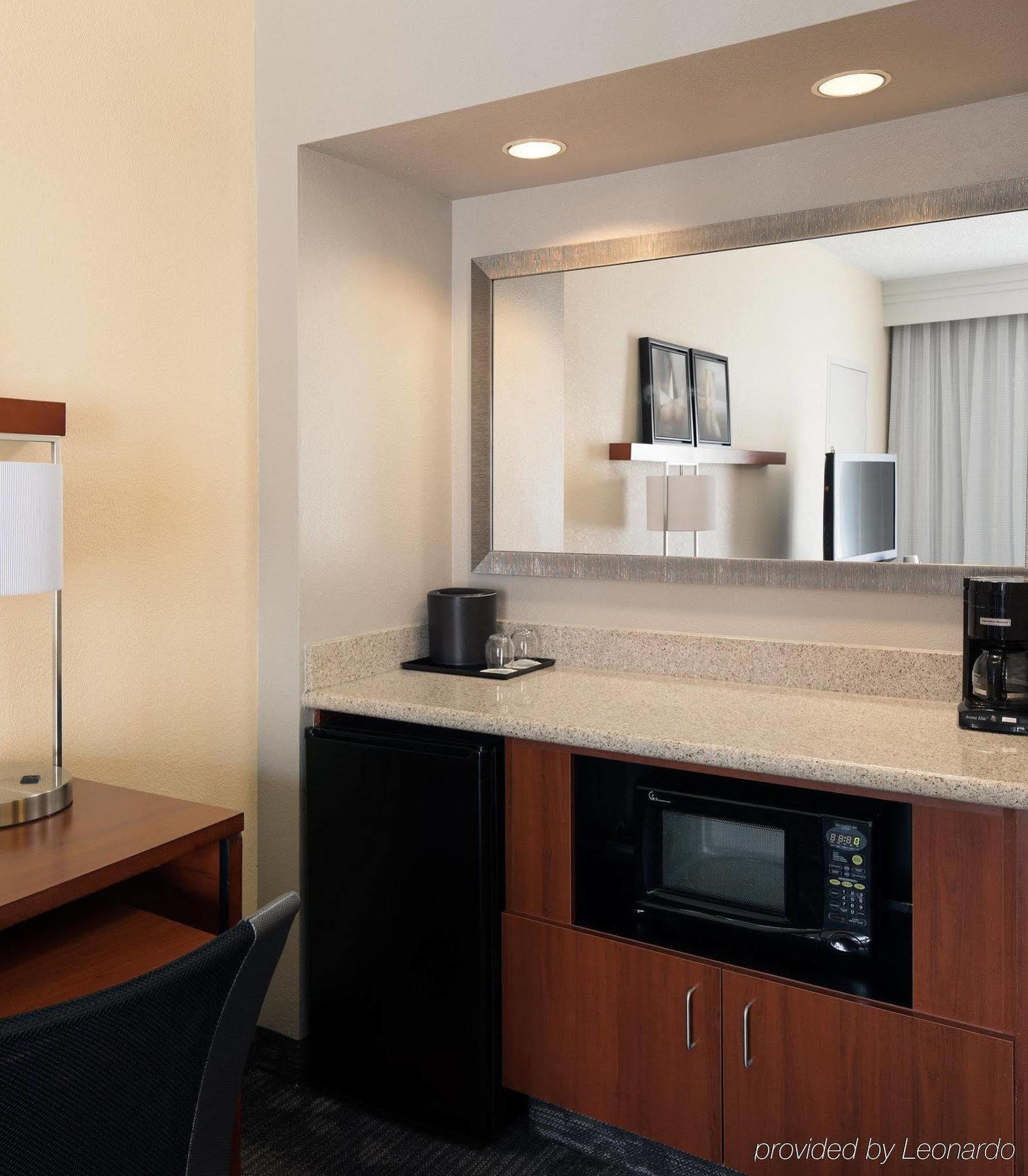 Courtyard By Marriott Denver Central Park Esterno foto